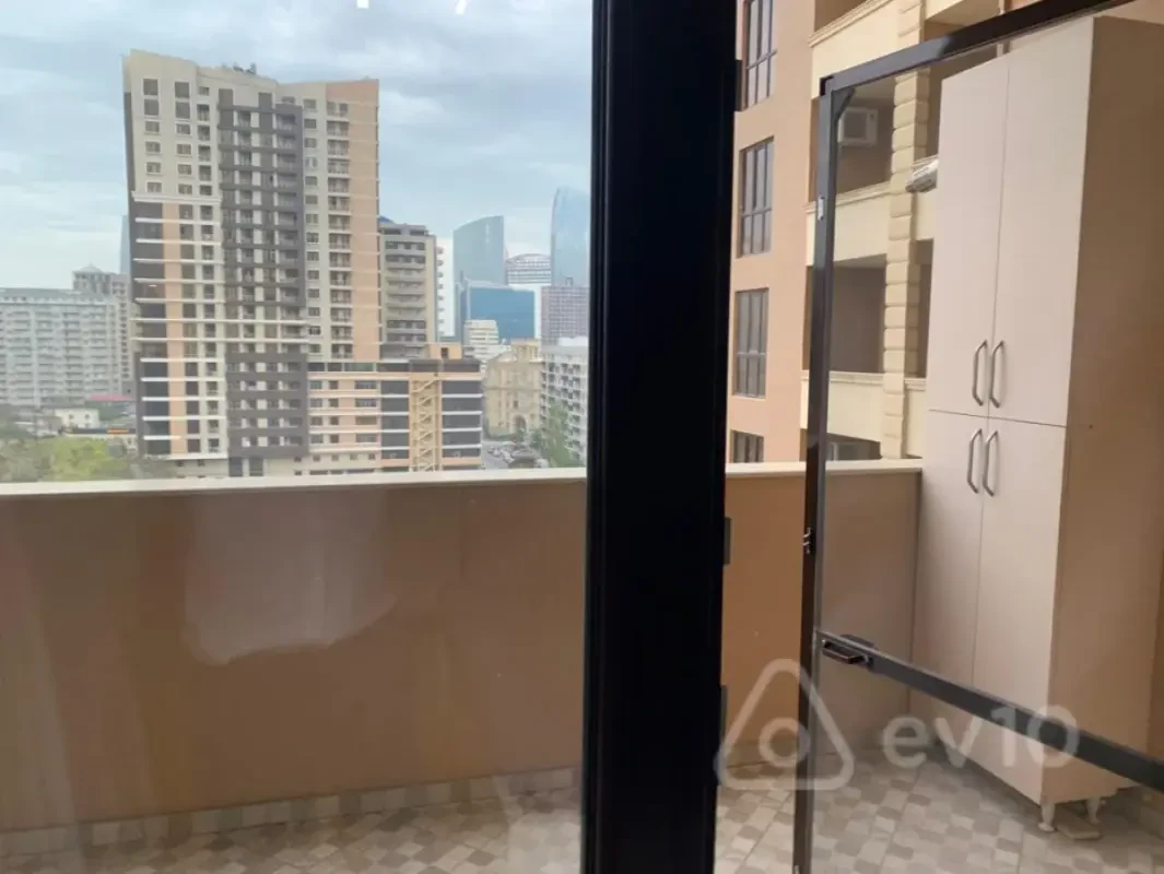 Kirayə verilir 2 otaqlı yeni tikili 70 m²