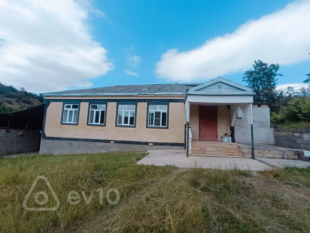 Satılır 4 otaqlı həyət evi 150 m² — Qusar 4 otaq 150.00 m²