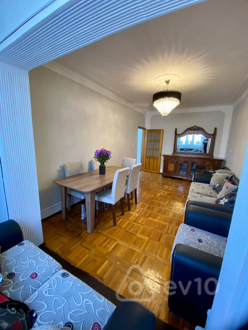 Kirayə verilir 4 otaqlı köhnə tikili 110 m² — Bakı, Yasamal 4 otaq 110.00 m²