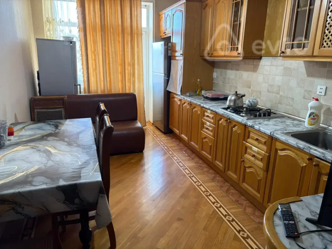 Kirayə verilir 4 otaqlı yeni tikili 150 m²