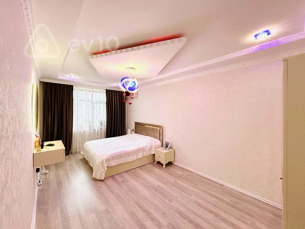 Satılır 3 otaqlı köhnə tikili 71 m² — Bakı, Binəqədi 3 otaq 71.00 m²