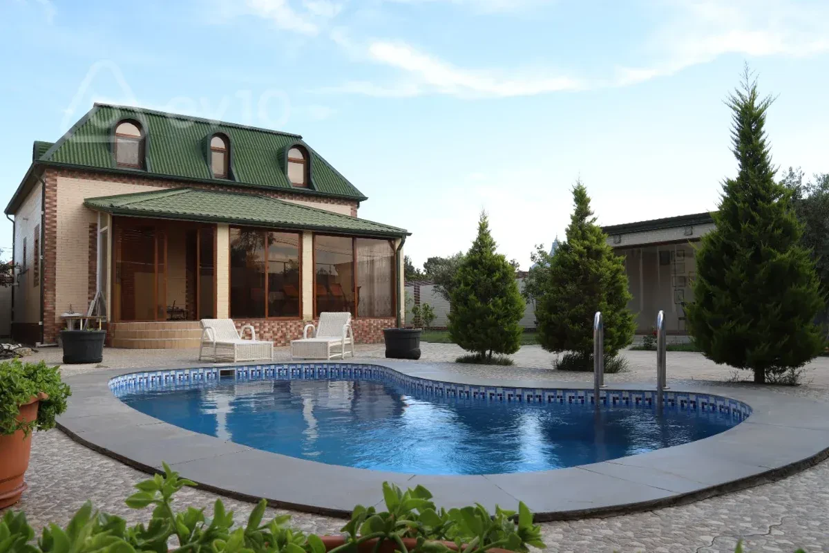 Satılır 4 otaqlı həyət evi 140 m²