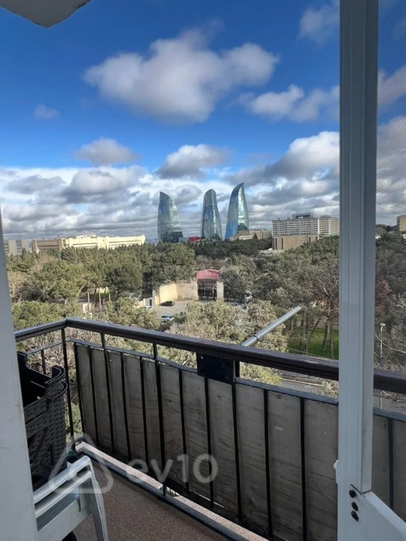Satılır 4 otaqlı köhnə tikili 110 m² — Bakı, Yasamal 4 otaq 110.00 m²