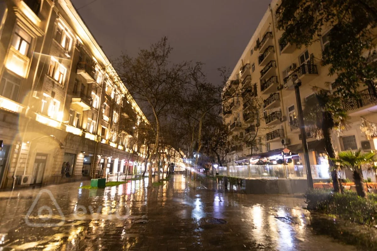 Kirayə verilir 3 otaqlı köhnə tikili 90 m² — Bakı, Səbail 3 otaq 90.00 m²