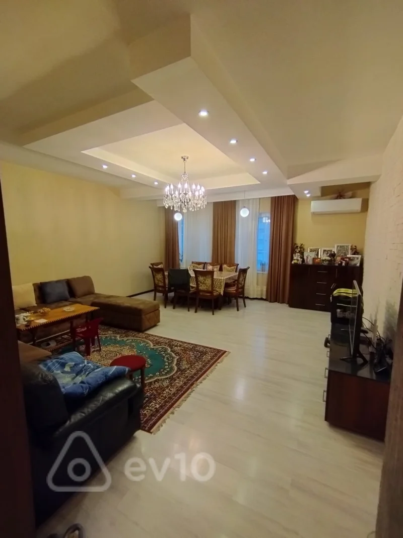 Satılır 10 otaqlı həyət evi 440 m² — Bakı, Yasamal 10 otaq 440.00 m²