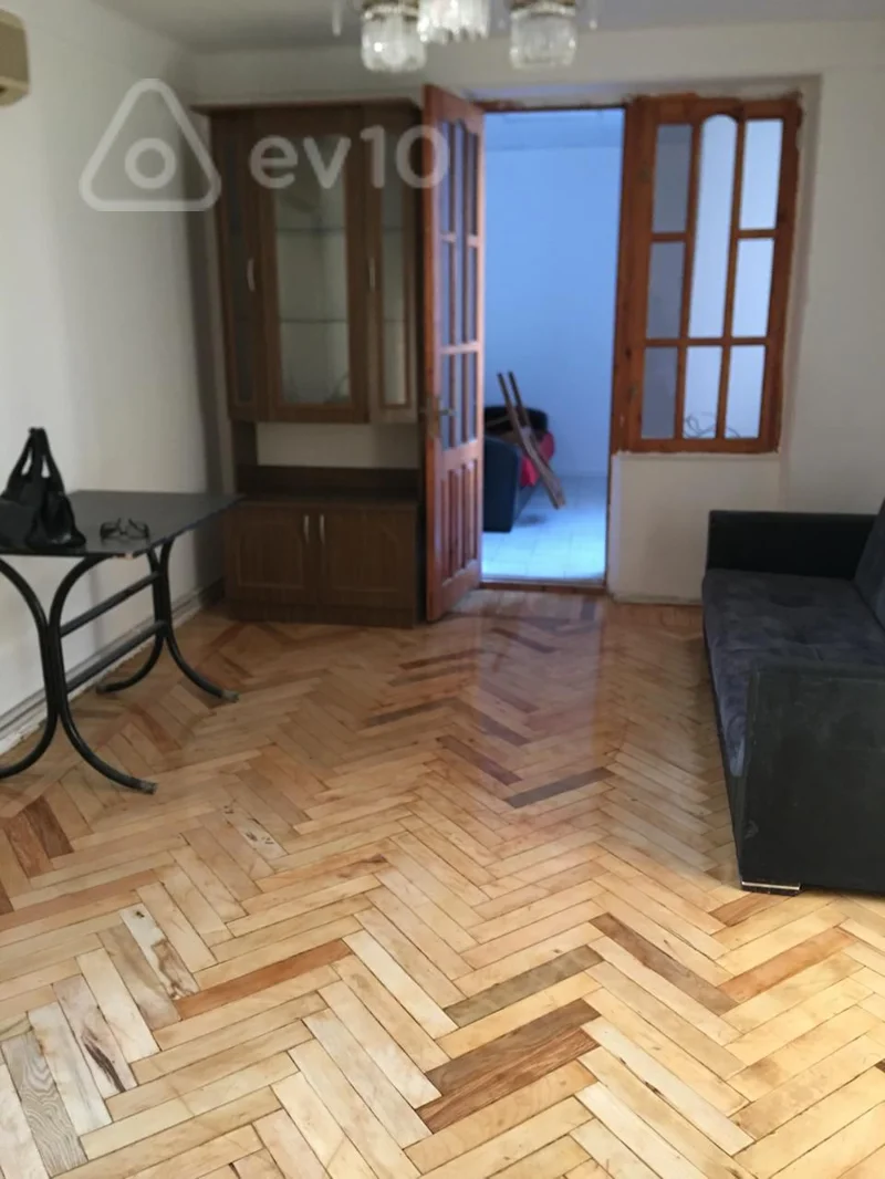 Kirayə verilir 1 otaqlı köhnə tikili 35 m² — Bakı, Yasamal 1 otaq 35.00 m²