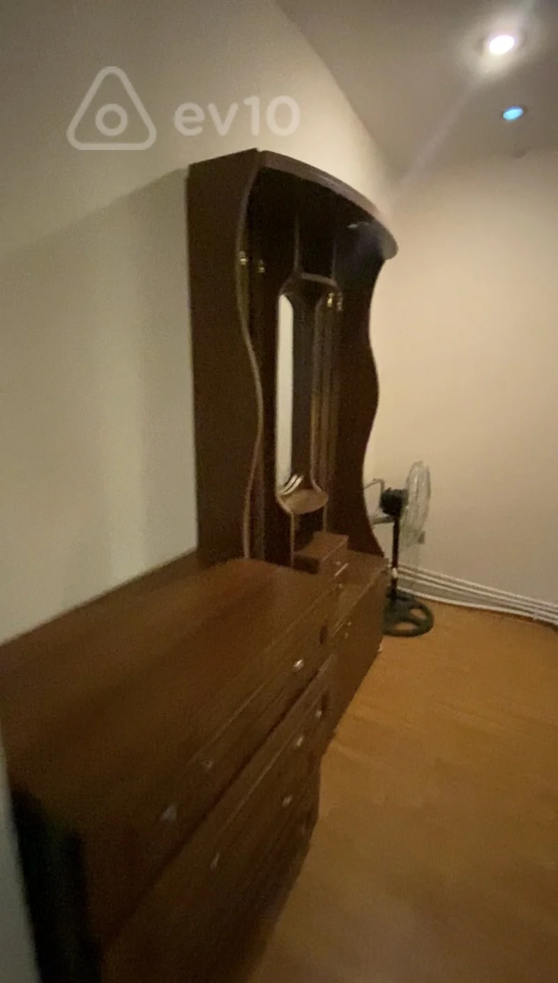 Kirayə verilir 1 otaqlı köhnə tikili 20 m² — Bakı, Səbail 1 otaq 20.00 m²