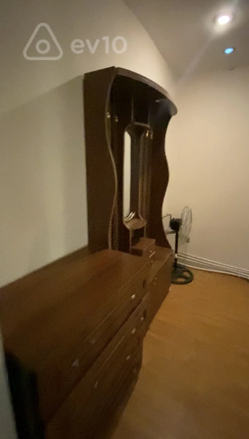 Kirayə verilir 1 otaqlı köhnə tikili 20 m² — Bakı, Səbail 1 otaq 20.00 m²