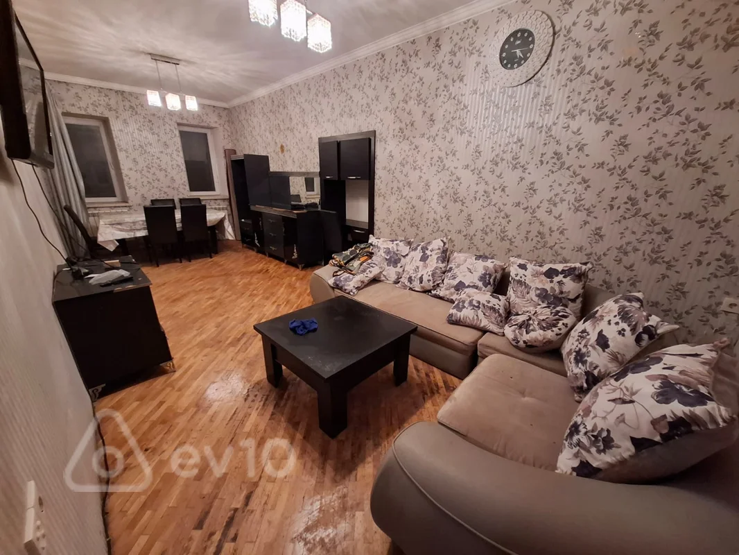 Kirayə verilir 3 otaqlı köhnə tikili 88 m² — Bakı, Nəsimi 3 otaq 88.00 m²