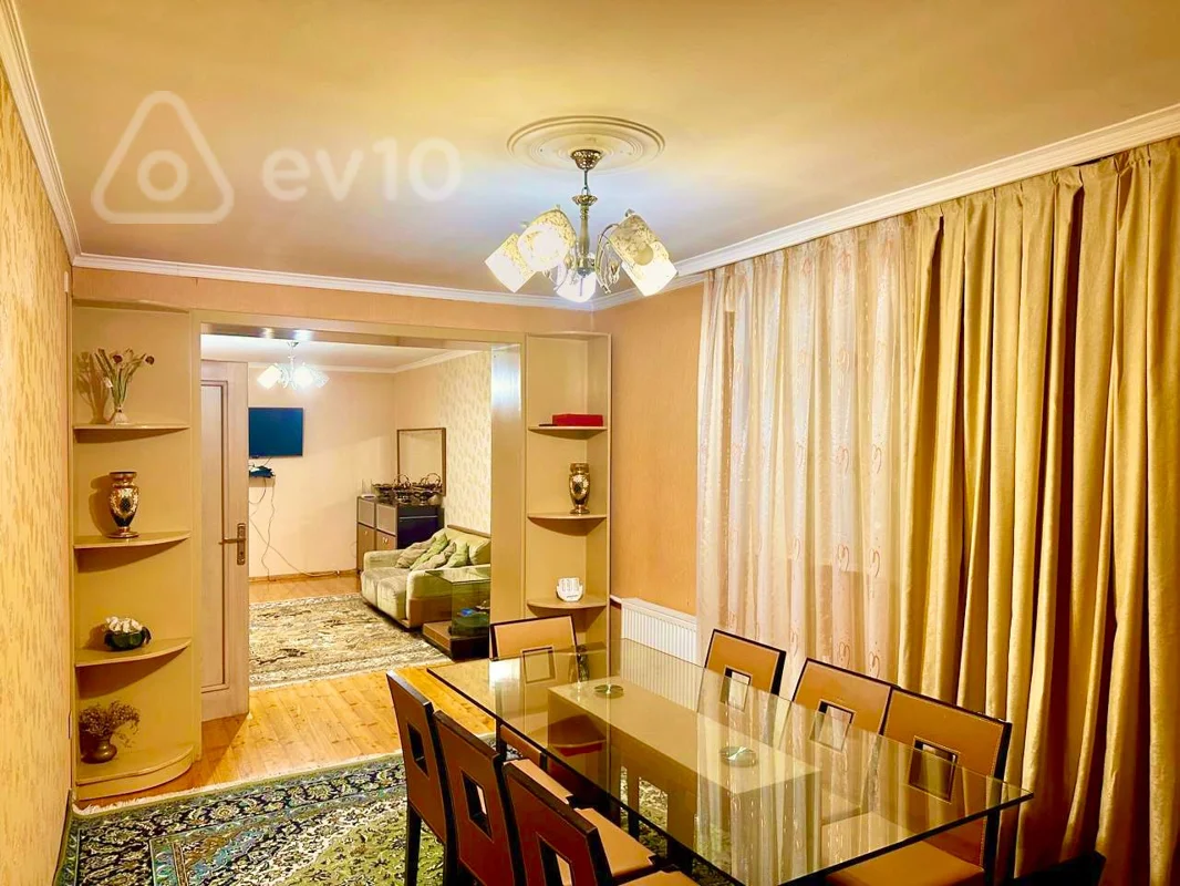 Satılır 3 otaqlı köhnə tikili 74 m² — Bakı, Yasamal 3 otaq 74.00 m²