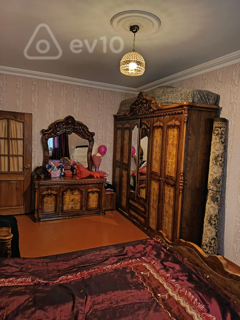 Satılır 4 otaqlı köhnə tikili 100 m² — Bakı, Binəqədi 4 otaq 100.00 m²