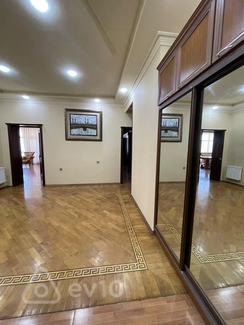 Kirayə verilir 5 otaqlı ofis 250 m² — Bakı, Səbail 5 otaq 250.00 m²