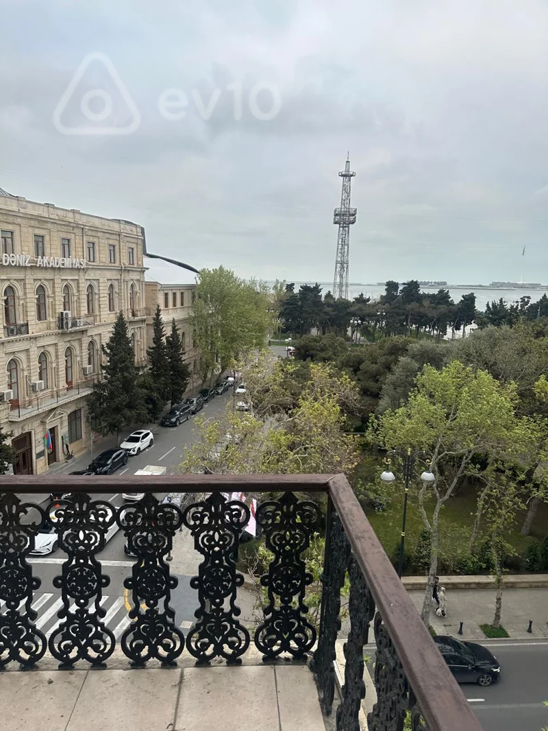 Satılır 2 otaqlı köhnə tikili 55 m² — Bakı, Səbail 2 otaq 55.00 m²