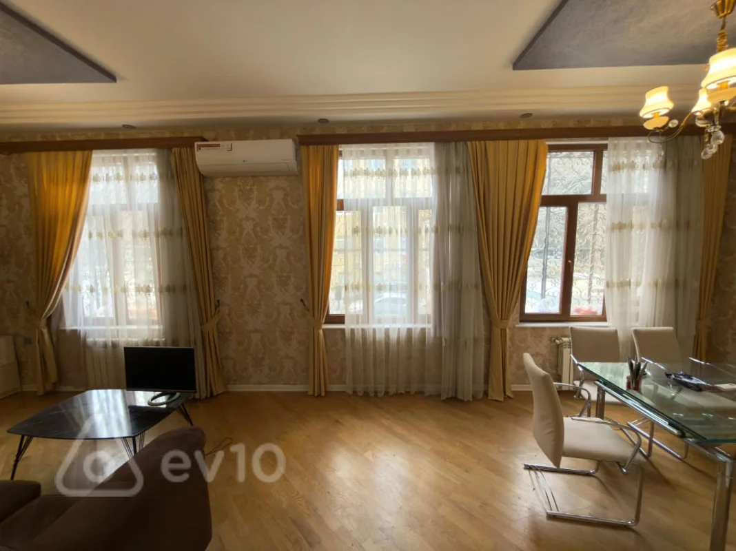Satılır 3 otaqlı köhnə tikili 80 m² — Bakı, Yasamal 3 otaq 80.00 m²