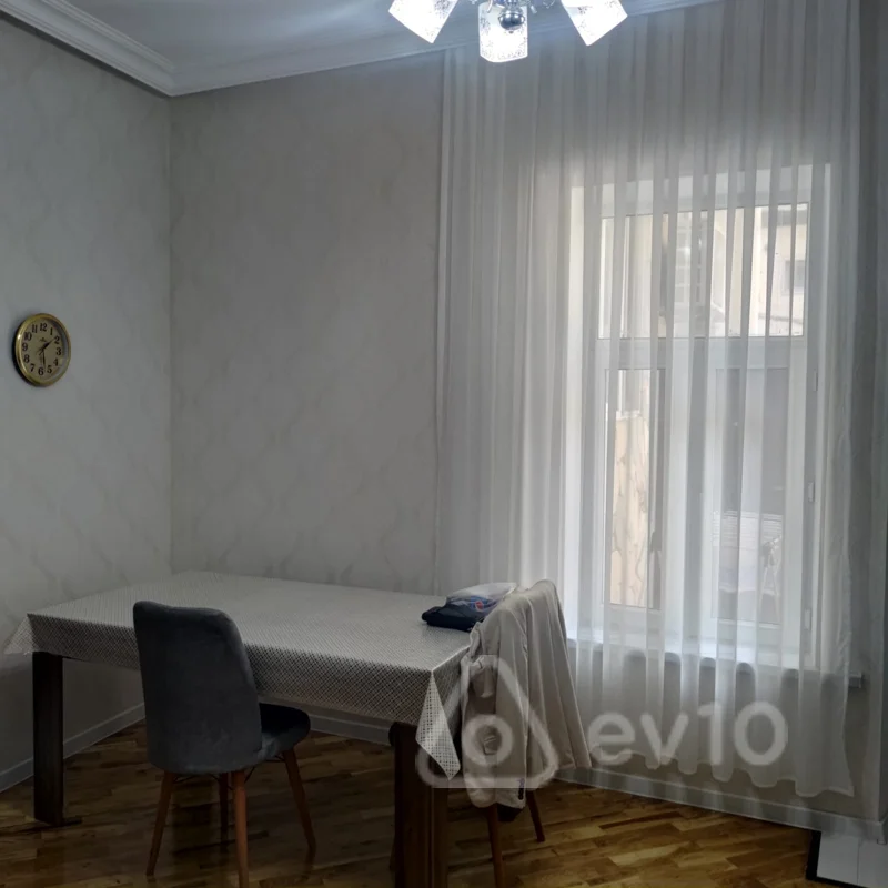 Kirayə verilir 2 otaqlı köhnə tikili 40 m² — Bakı, Səbail 2 otaq 40.00 m²