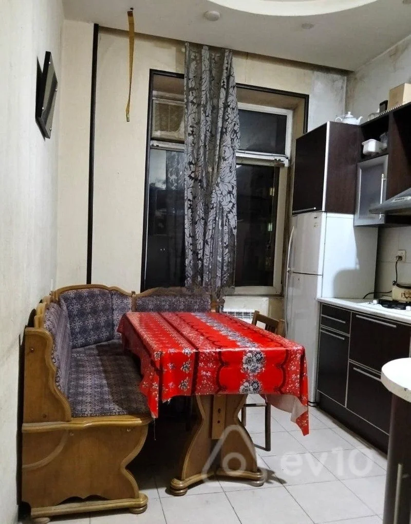 Kirayə verilir 3 otaqlı köhnə tikili 100 m² — Bakı, Nəsimi 3 otaq 100.00 m²