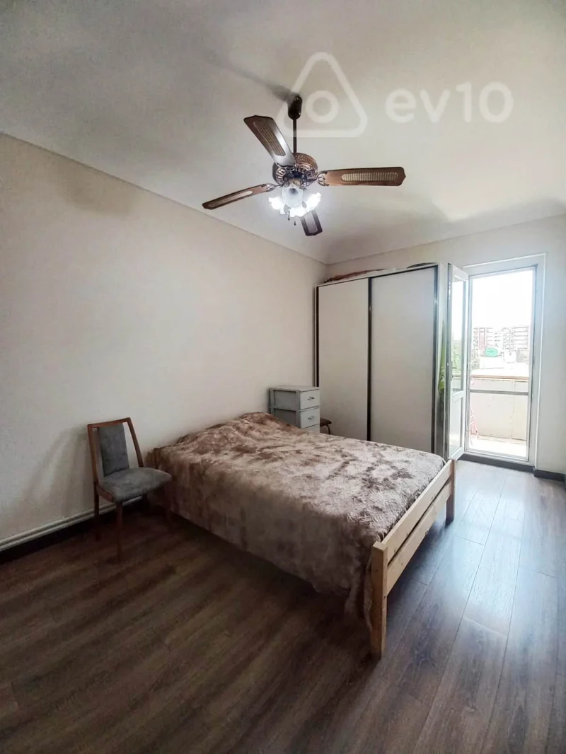 Satılır 4 otaqlı köhnə tikili 90 m² — Bakı, Binəqədi 4 otaq 90.00 m²