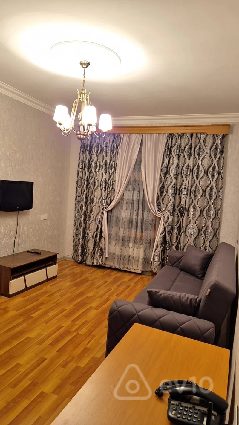 Kirayə verilir 2 otaqlı köhnə tikili 60 m² — Bakı, Binəqədi 2 otaq 60.00 m²