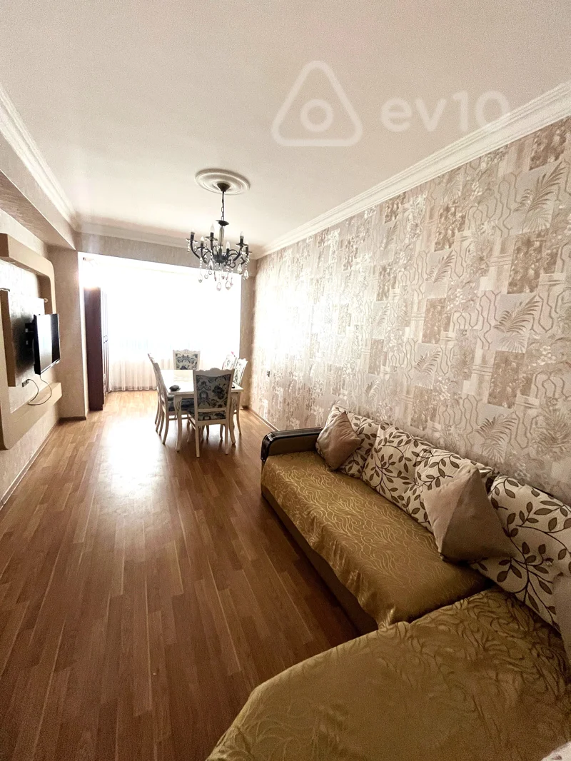 Kirayə verilir 1 otaqlı köhnə tikili 42 m² — Bakı, Nizami 1 otaq 42.00 m²