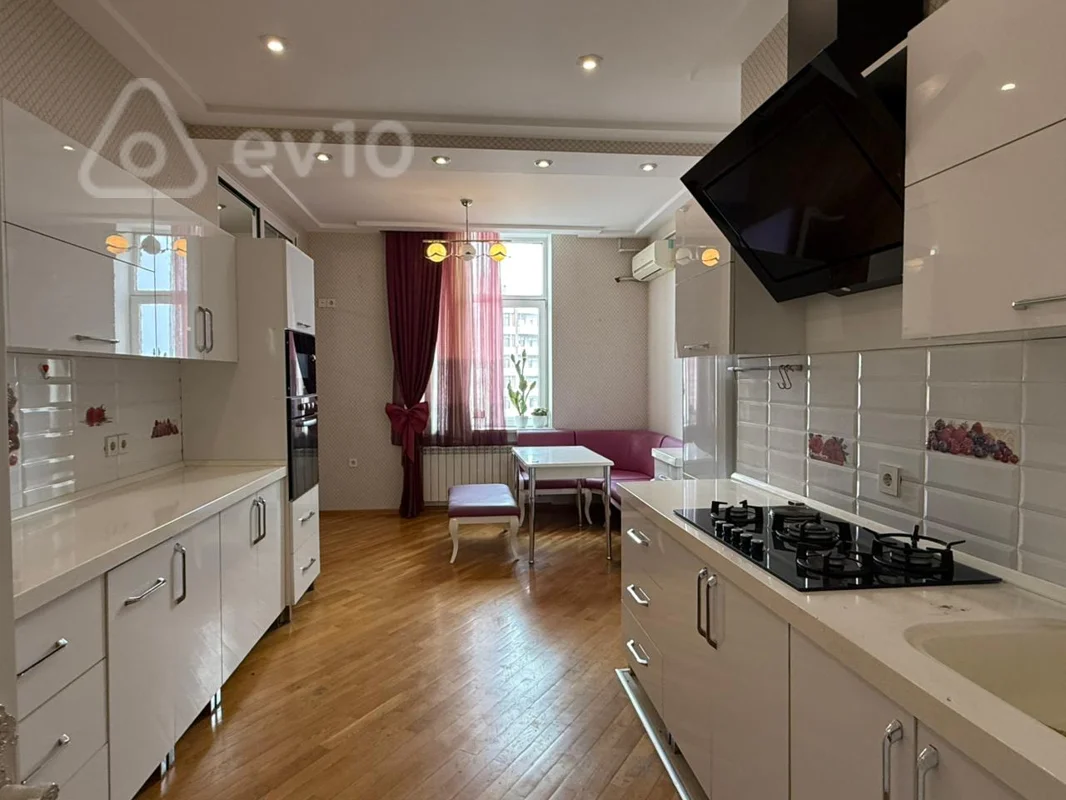 Kirayə verilir 3 otaqlı yeni tikili 150 m² — Bakı, Yasamal 3 otaq 150.00 m²