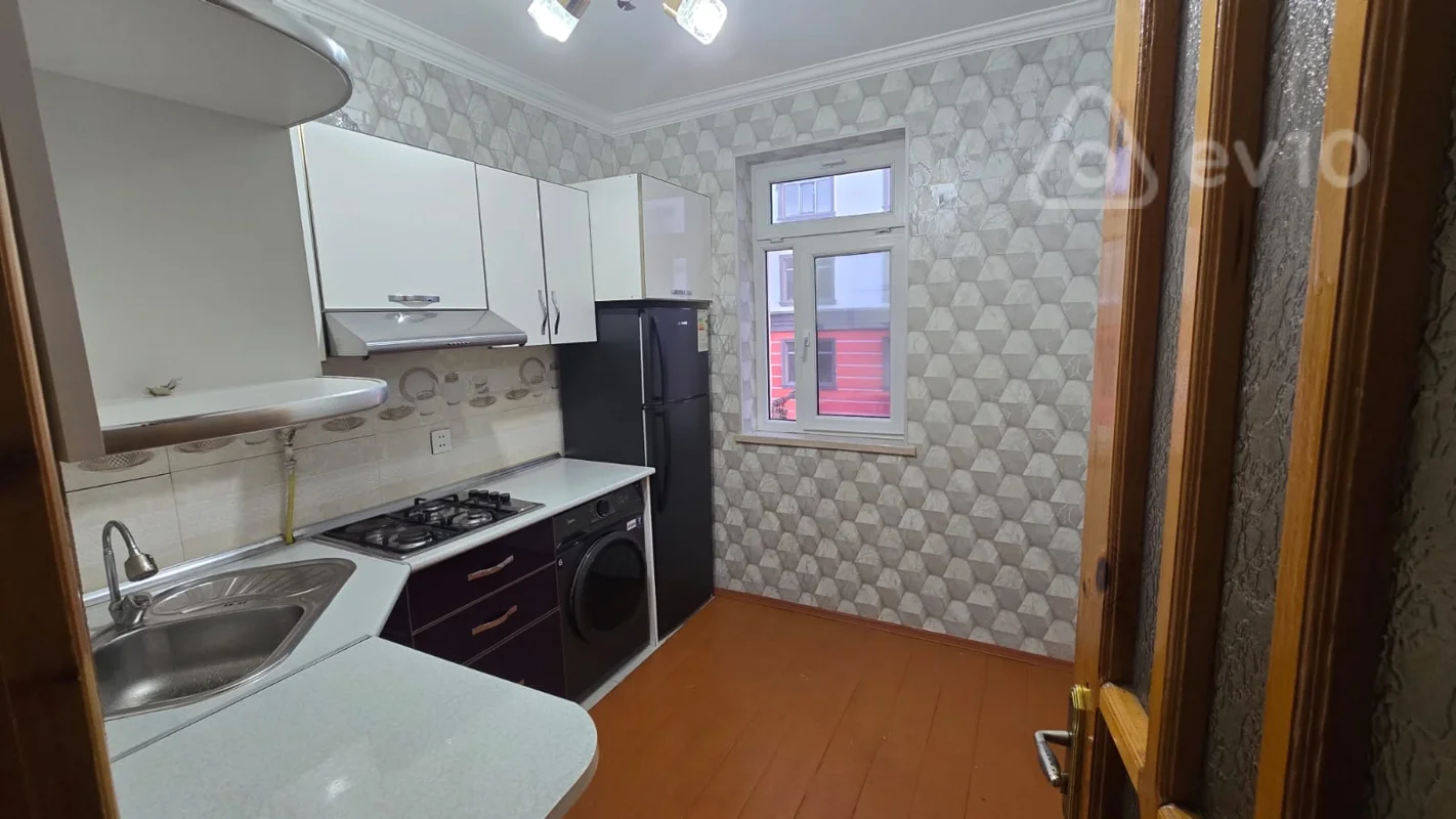 Kirayə verilir 3 otaqlı köhnə tikili 65 m² — Bakı, Nizami 3 otaq 65.00 m²