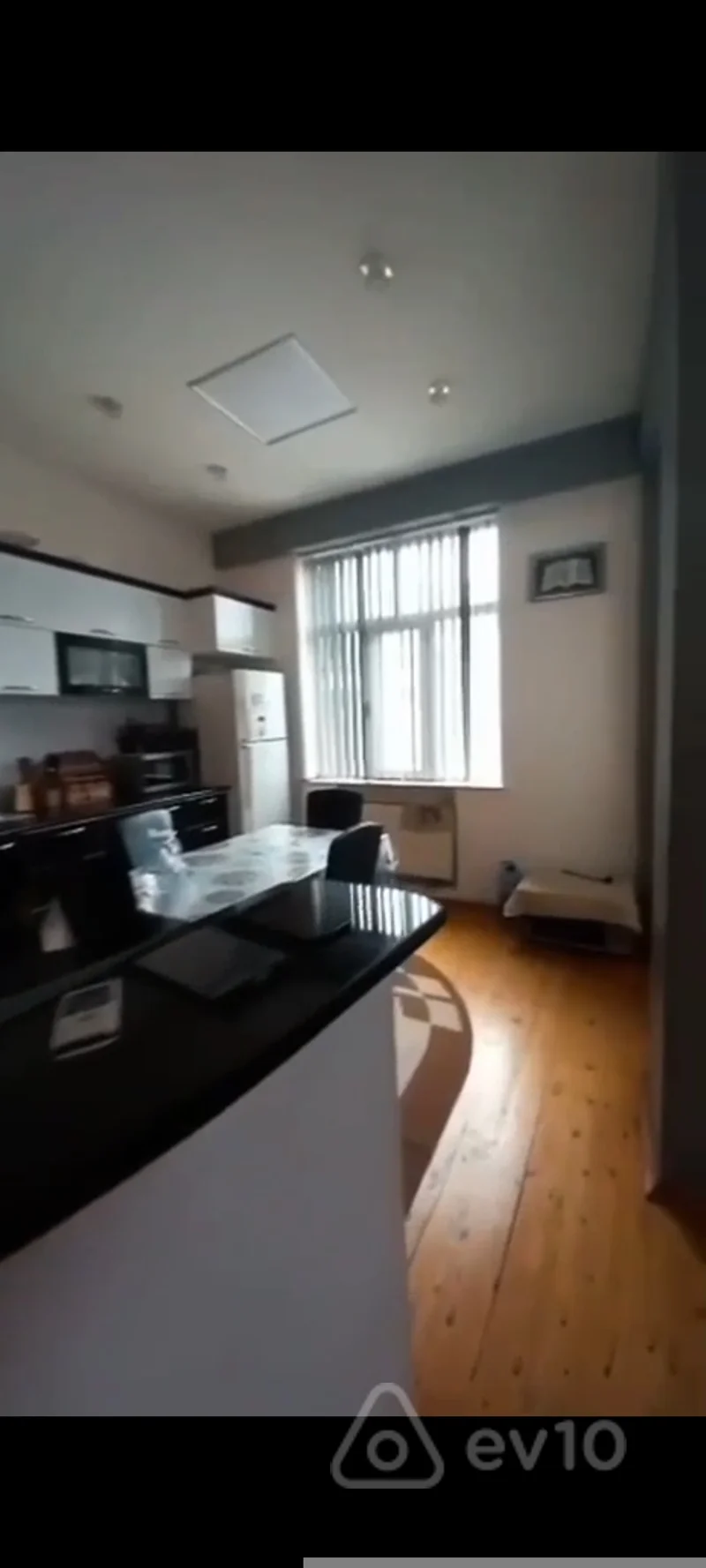 Kirayə verilir 3 otaqlı köhnə tikili 120 m² — Bakı, Abşeron 3 otaq 120.00 m²