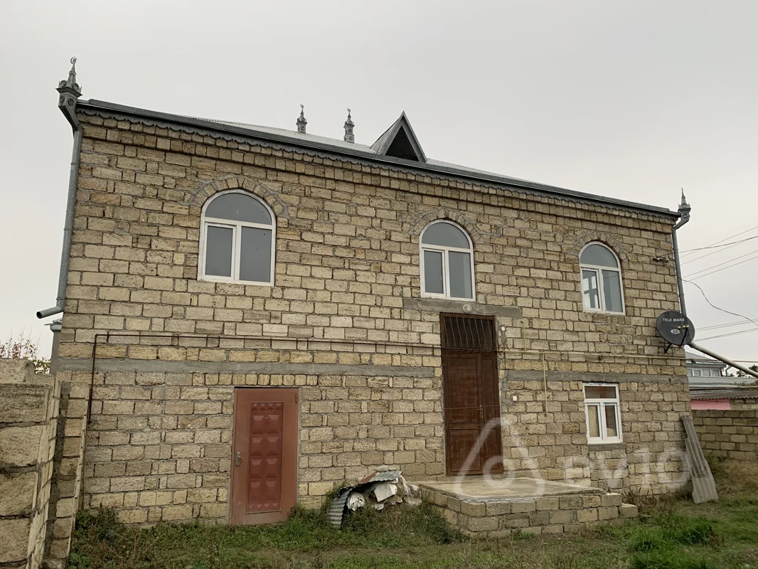 Satılır 8 otaqlı həyət evi 240 m² — Quba 8 otaq 240.00 m²