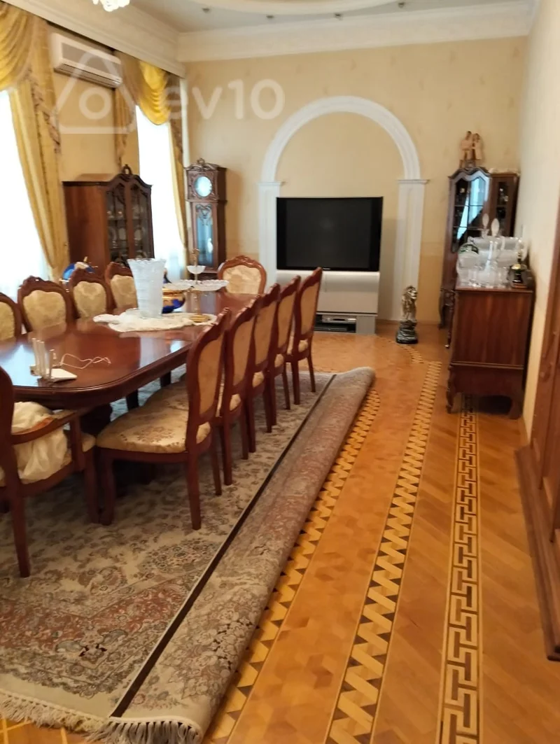 Satılır 7 otaqlı köhnə tikili 320 m² — Bakı, Nəsimi 7 otaq 320.00 m²
