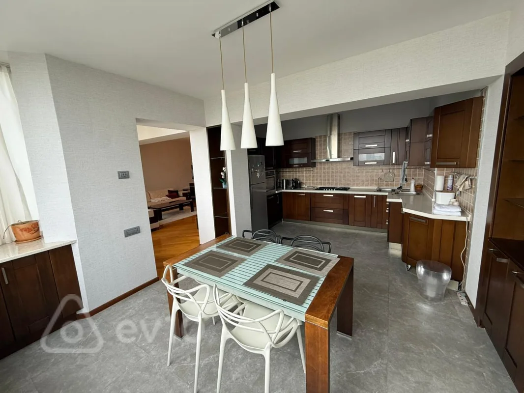 Kirayə verilir 4 otaqlı yeni tikili 190 m² — Bakı, Yasamal 4 otaq 190.00 m²