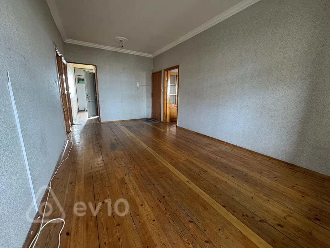 Satılır 4 otaqlı köhnə tikili 100 m² — Bakı, Xətai 4 otaq 100.00 m²