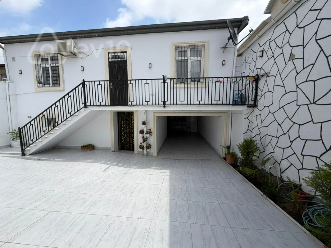 Satılır 3 otaqlı həyət evi 200 m² — Bakı, Binəqədi 3 otaq 200.00 m²