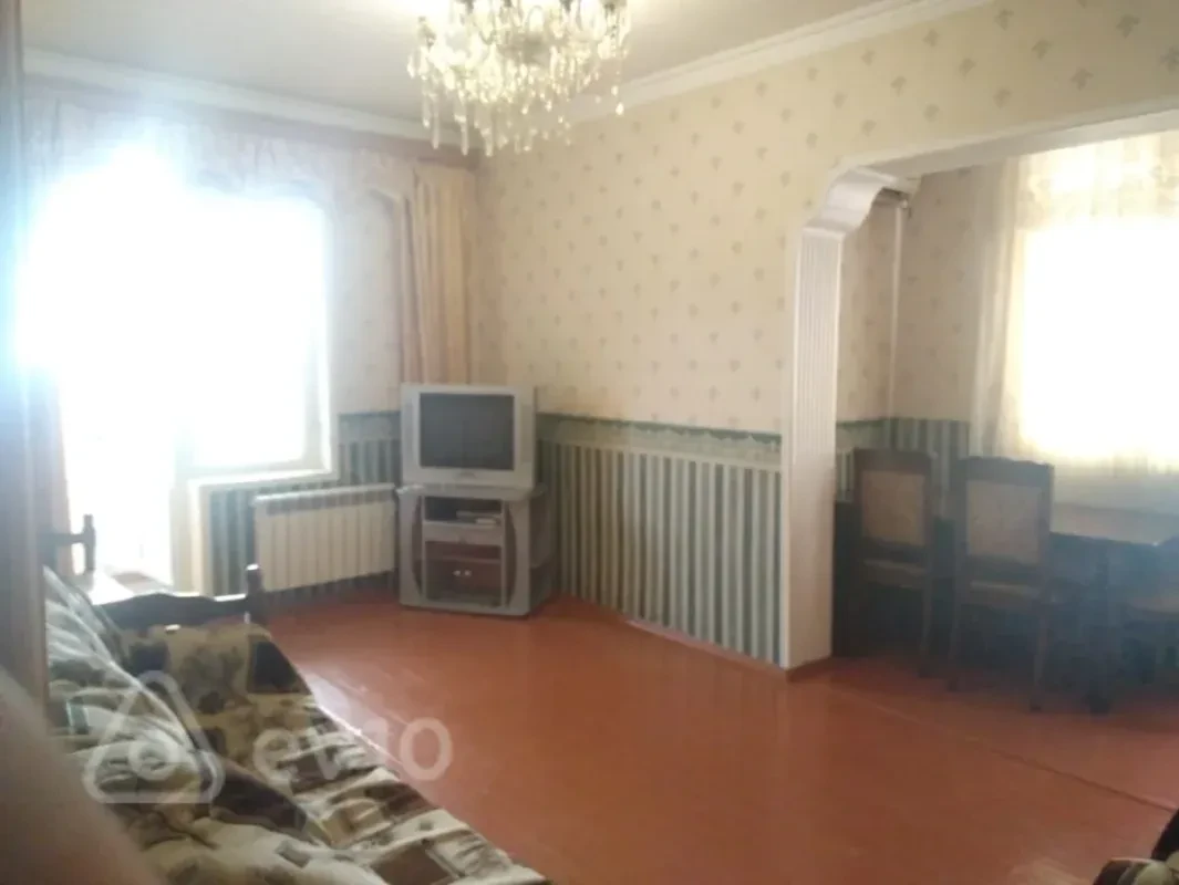 Satılır 2 otaqlı köhnə tikili 50 m²