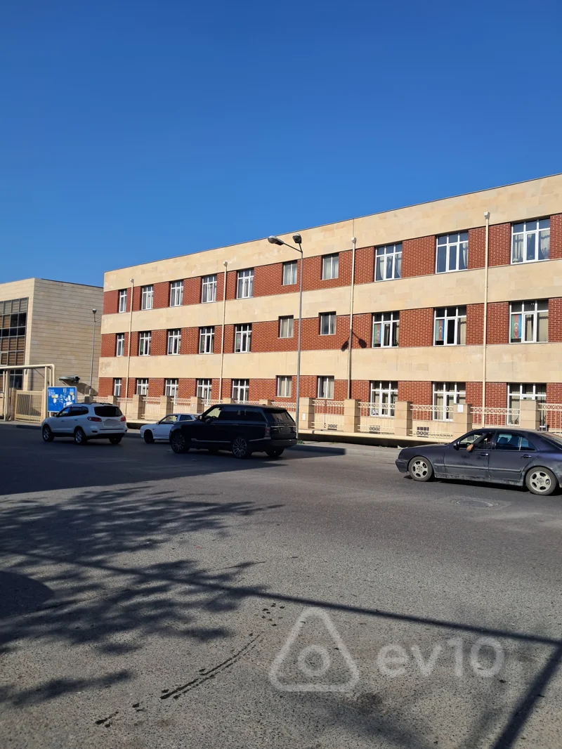Satılır 3 otaqlı köhnə tikili 75 m² — Bakı, Binəqədi 3 otaq 75.00 m²