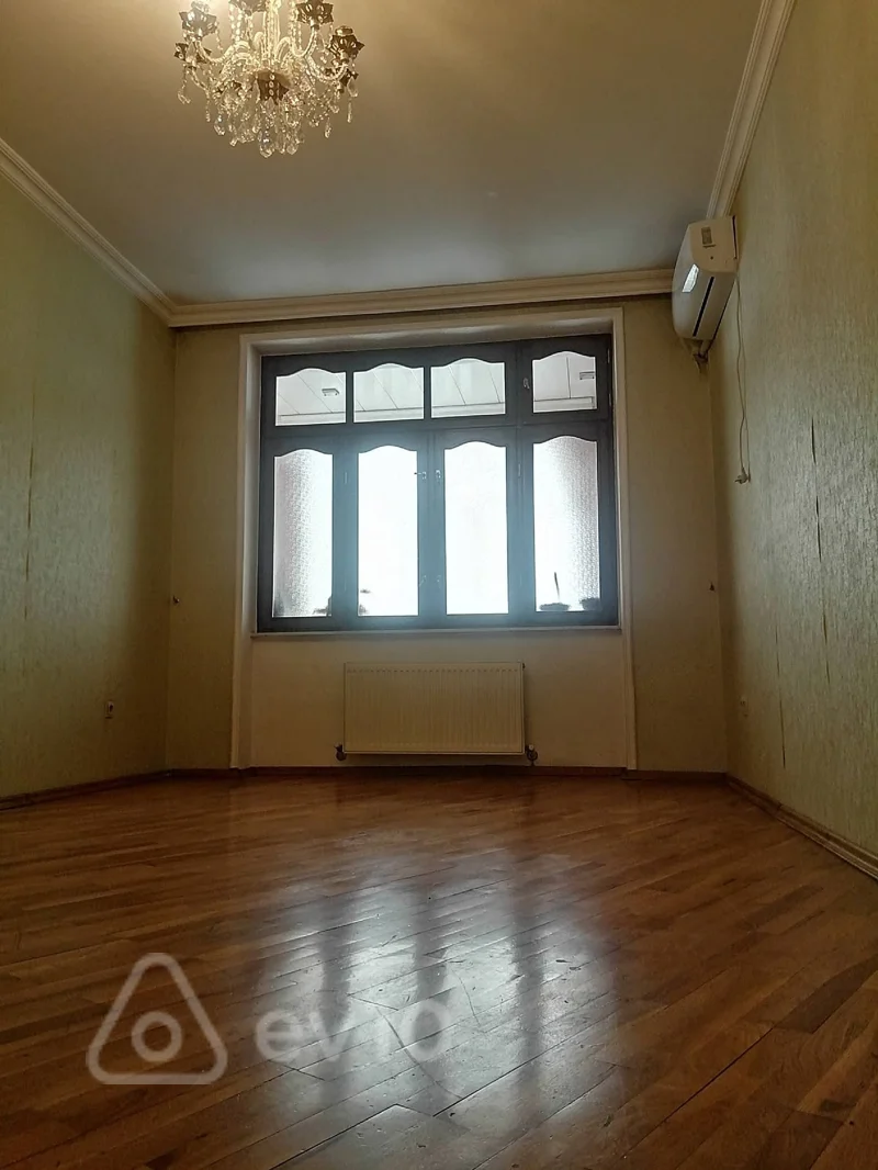 Kirayə verilir 3 otaqlı köhnə tikili 65 m² — Xırdalan 3 otaq 65.00 m²