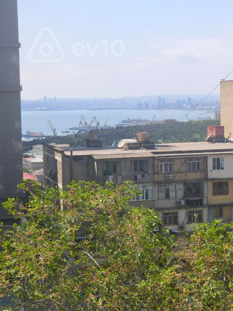 Satılır 4 otaqlı köhnə tikili 105 m² — Bakı, Xətai 4 otaq 105.00 m²