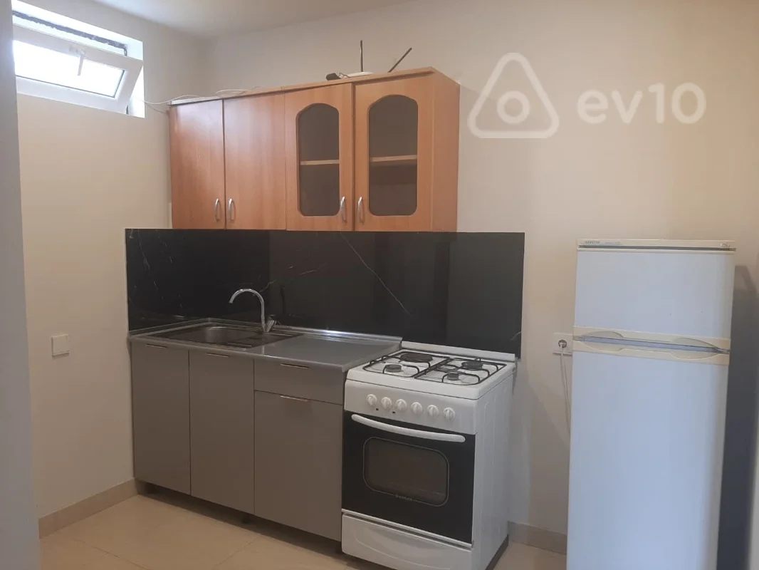 Kirayə verilir 1 otaqlı həyət evi 30 m² — Bakı, Binəqədi 1 otaq 30.00 m²
