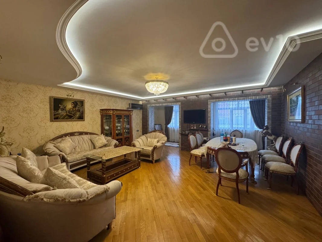 Kirayə verilir 3 otaqlı köhnə tikili 100 m² — Bakı, Nizami 3 otaq 100.00 m²