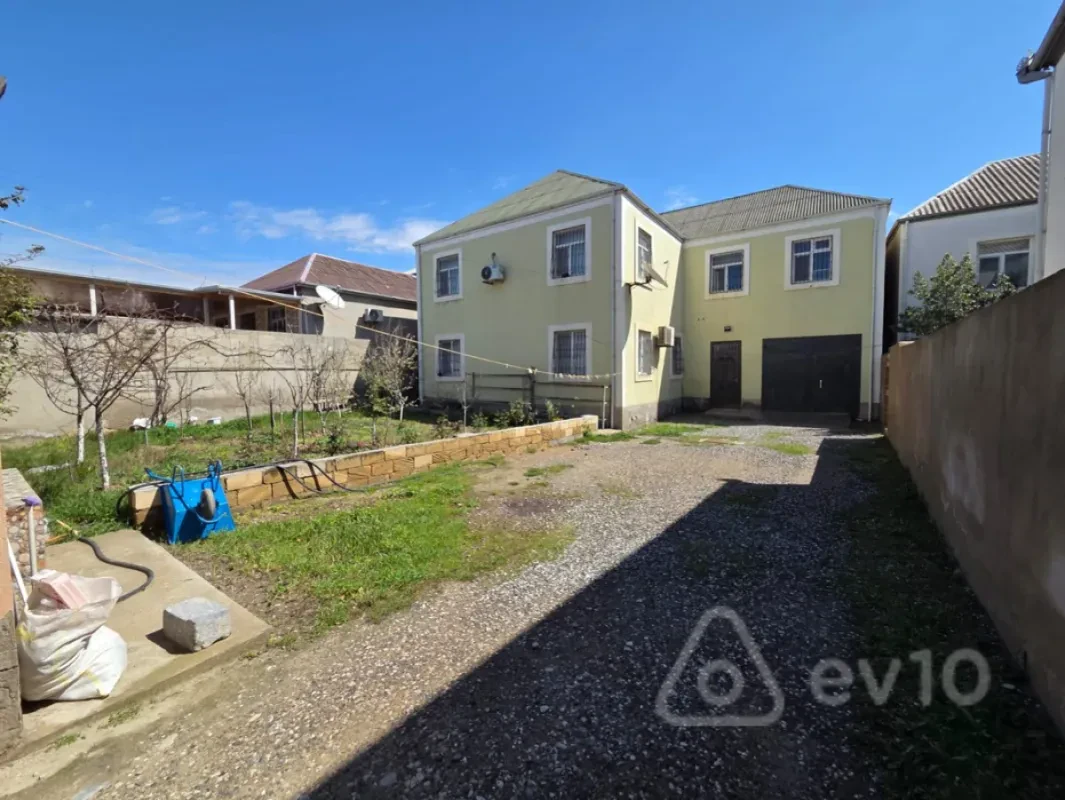Satılır 6 otaqlı köhnə tikili 227.4 m²