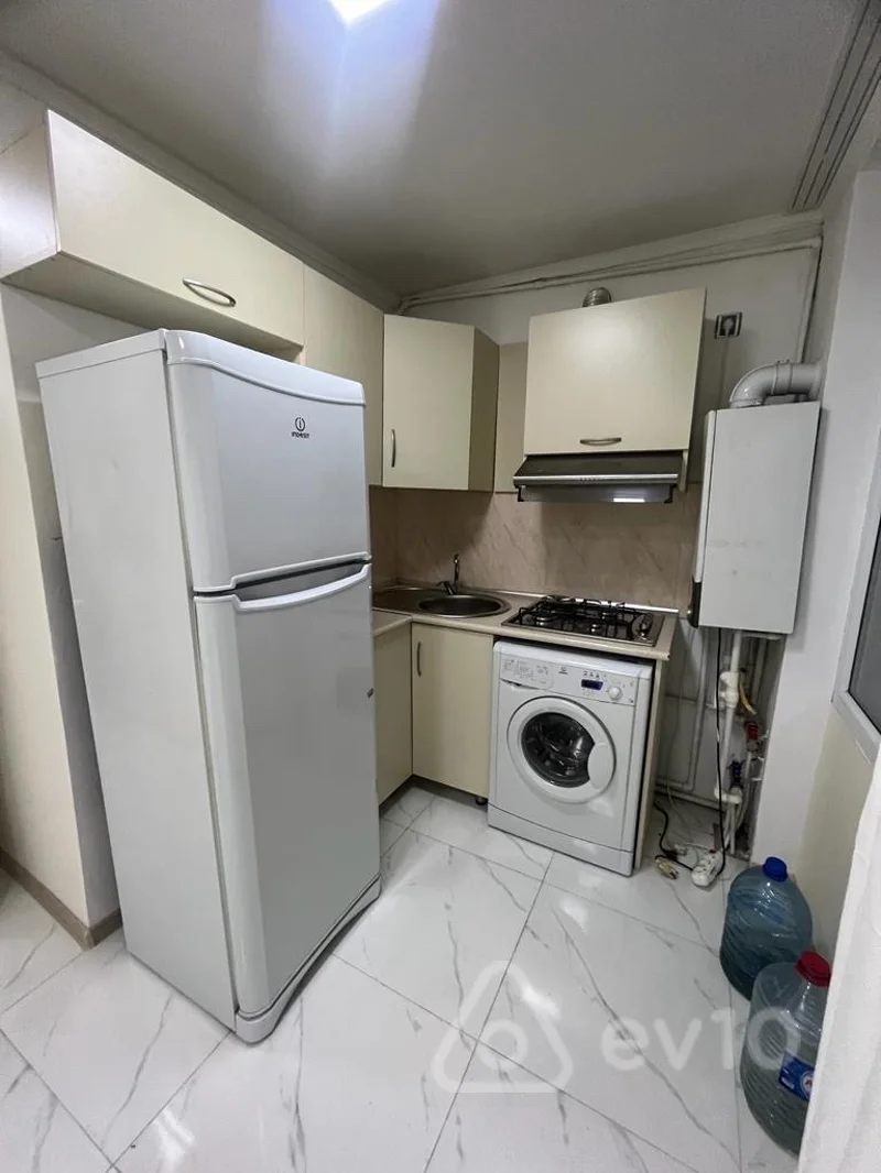 Kirayə verilir 2 otaqlı köhnə tikili 40 m² — Bakı, Nizami 2 otaq 40.00 m²