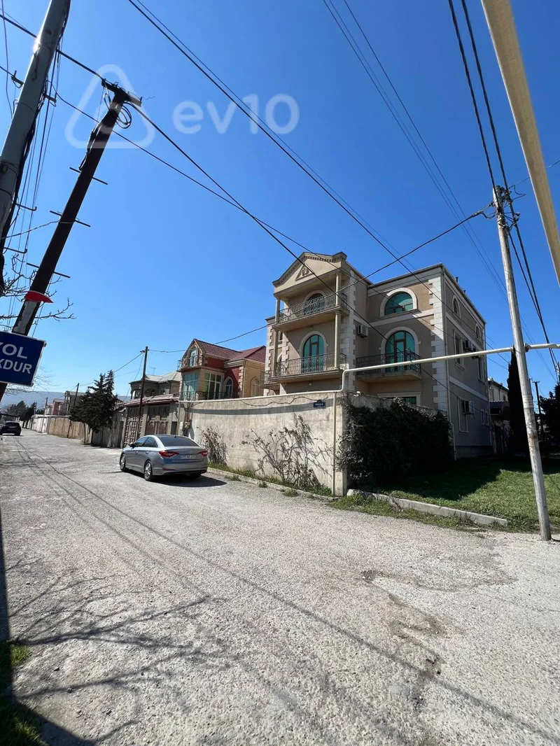 Kirayə verilir 10 otaqlı həyət evi 410 m² — Bakı, Binəqədi 10 otaq 410.00 m²