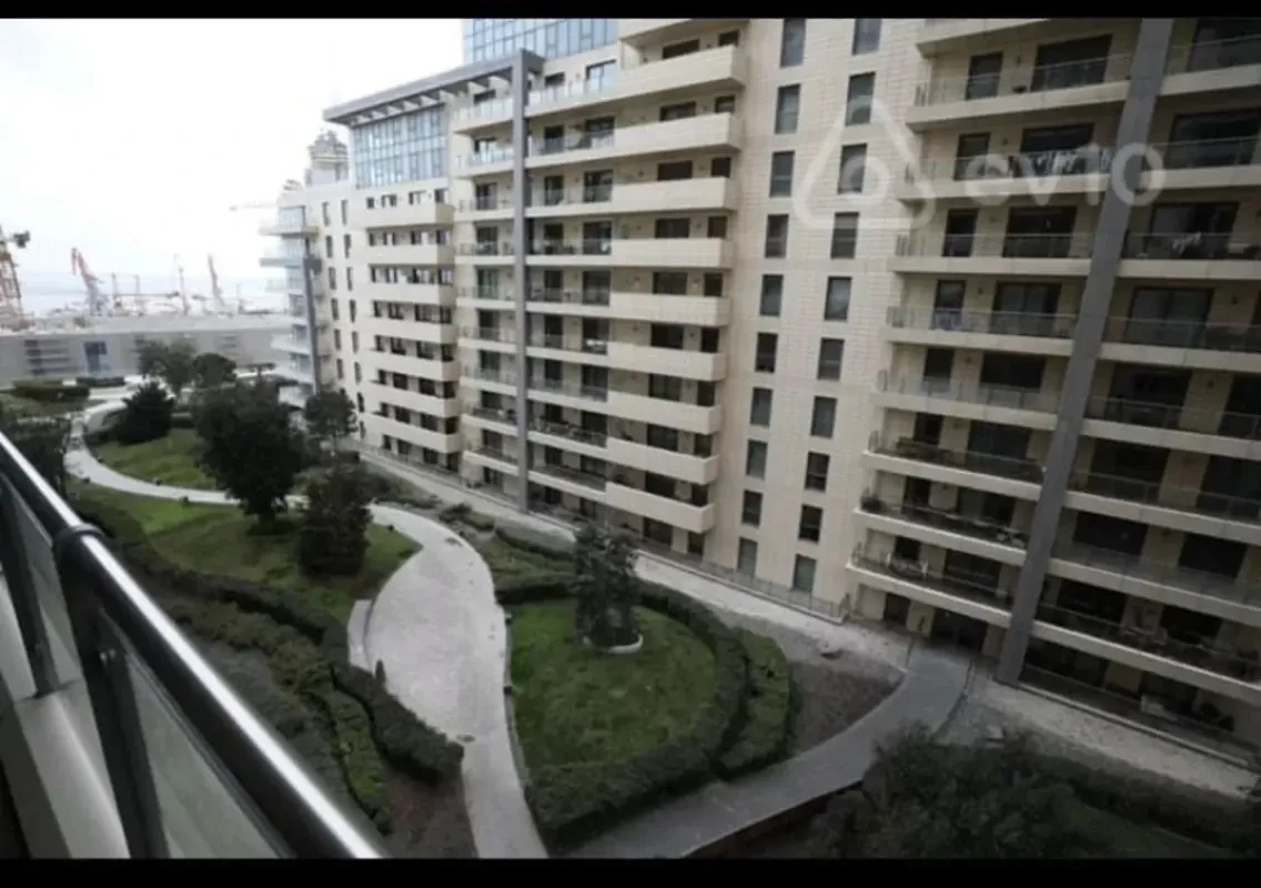 Kirayə verilir 4 otaqlı yeni tikili 220 m²