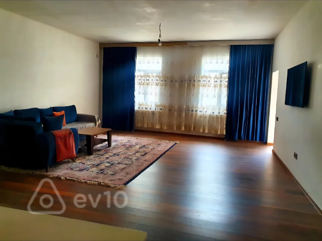 Kirayə verilir mənzil 100 m² — Gəncə 100.00 m²