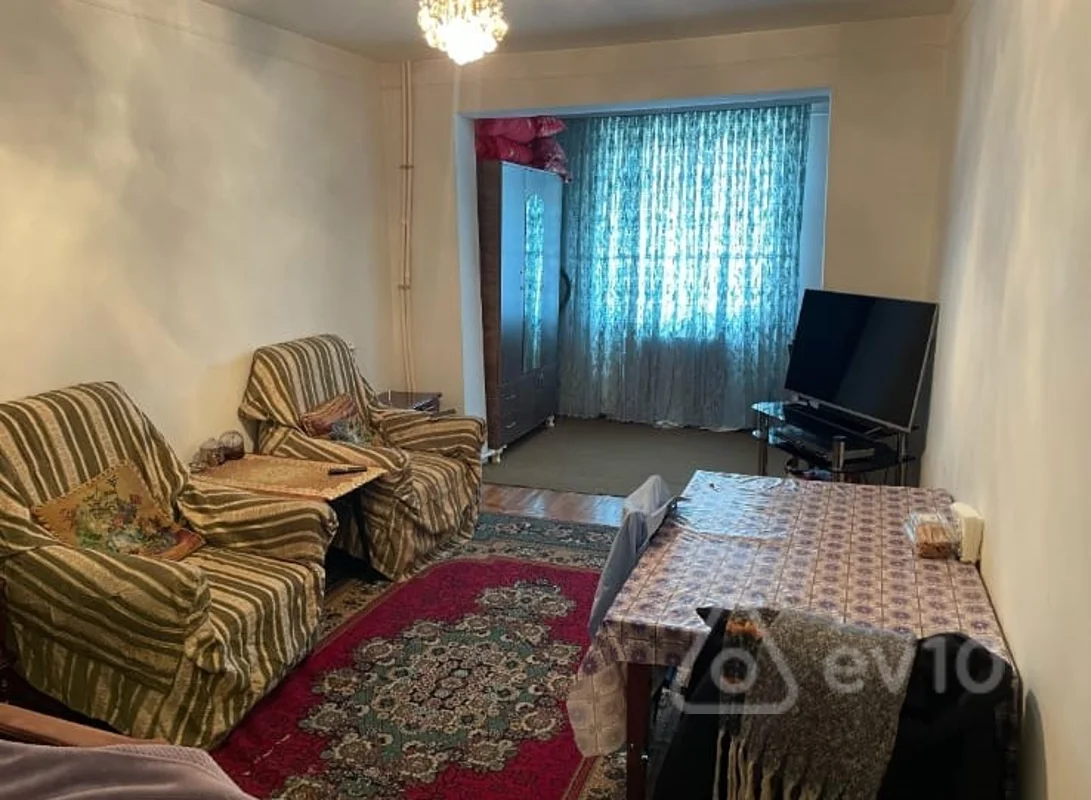 Kirayə verilir 1 otaqlı köhnə tikili 35 m² — Bakı, Nizami 1 otaq 35.00 m²