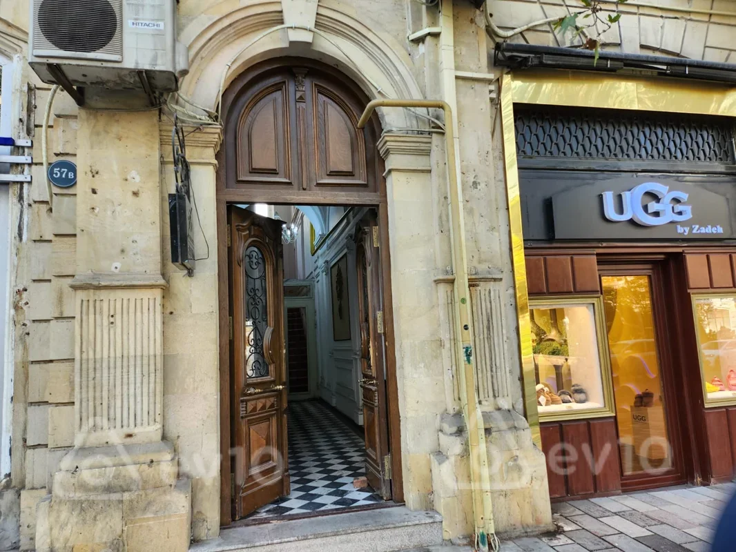 Satılır 3 otaqlı köhnə tikili 80 m² — Bakı, Nəsimi 3 otaq 80.00 m²