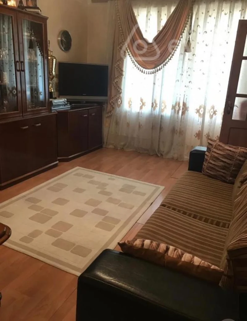 Kirayə verilir 2 otaqlı köhnə tikili 44 m² — Bakı, Yasamal 2 otaq 44.00 m²