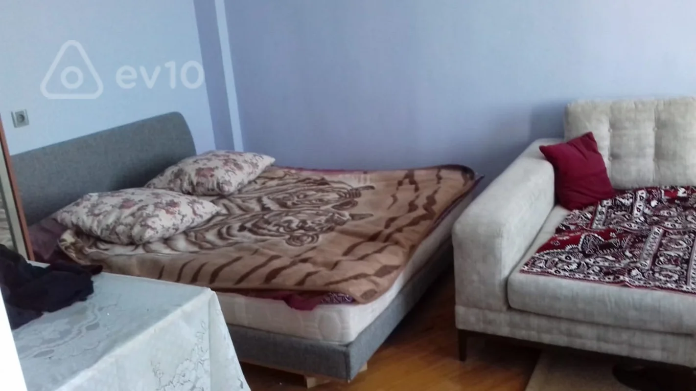 Kirayə verilir 1 otaqlı köhnə tikili 40 m² — Bakı, Abşeron 1 otaq 40.00 m²