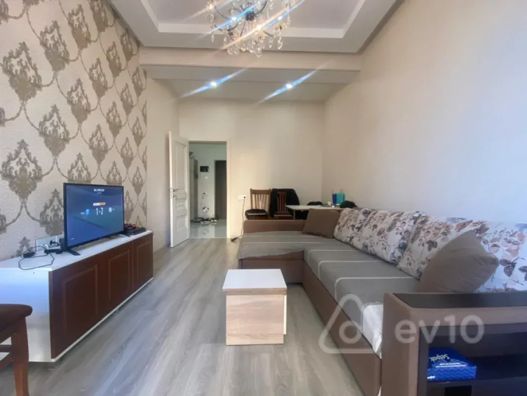 Kirayə verilir 2 otaqlı yeni tikili 64 m²