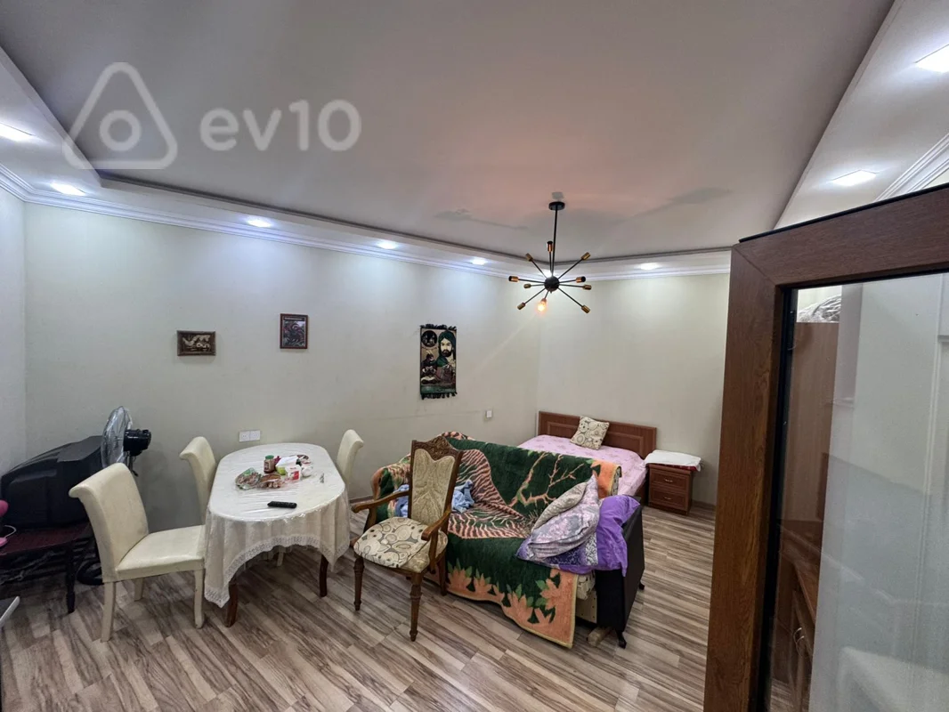 Satılır 2 otaqlı köhnə tikili 53 m² — Bakı, Səbail 2 otaq 53.00 m²