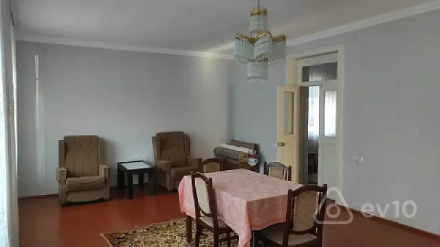 Satılır 4 otaqlı köhnə tikili 88.3 m² — Gəncə 4 otaq 88.30 m²