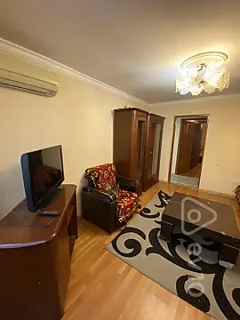 Kirayə verilir 3 otaqlı köhnə tikili 50 m² — Bakı, Nizami 3 otaq 50.00 m²